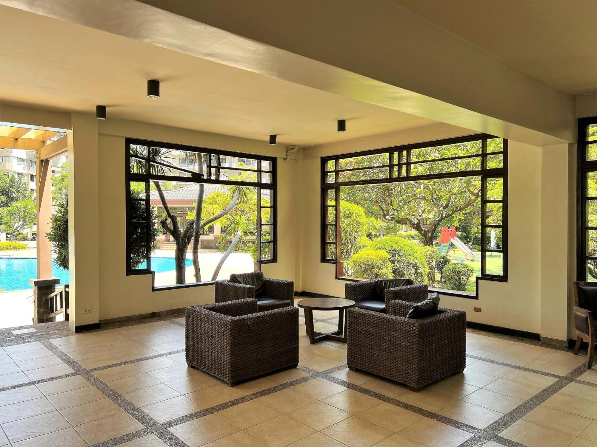 Stunning 2Br Apt, 65 Sq M Netflix At Rosewood Pointe Residences Near Bgc Manila Exterior foto
